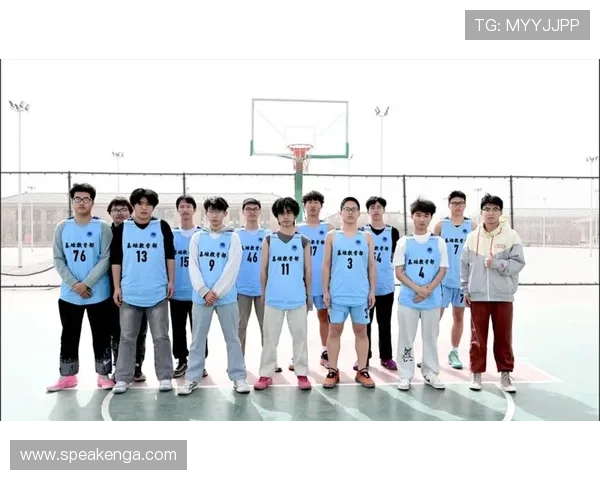 热血青春点燃梦想篮球校际赛巅峰激战正酣谁与争锋共谱荣耀新篇章 - 副本 - 副本 (2)