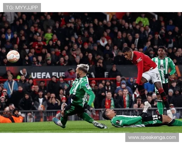 绿茵烽火再燃足球德比大战巅峰对决全景解析热血荣耀之夜风云激荡 - 副本 (2) 绿茵烽火再燃足球德比大战巅峰对决全景解析热血荣耀之夜风云激荡 - 副本 (2)