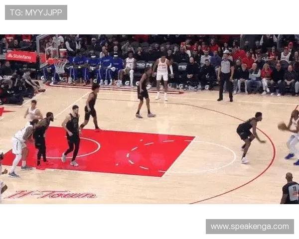NBA最新赛事动态:球员表现、战况分析与赛季预测汇总