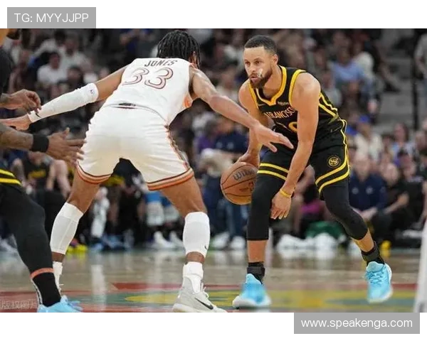 NBA最新赛事精彩回顾:劲爆比分与惊人逆转让球迷热血沸腾 NBA最新赛事精彩回顾:劲爆比分与惊人逆转让球迷热血沸腾