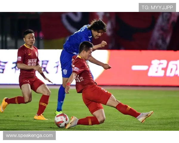 中甲足球赛事精彩纷呈,在线直播带你全程直击比赛激情 - 副本 - 副本